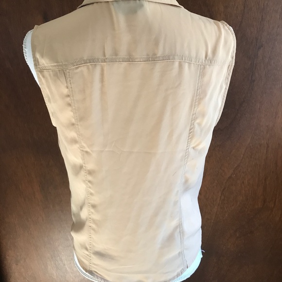 Bebe button up tank top - Picture 2 of 3